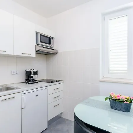 Apartment Lovely Apartment With Balcony Dubrovnik