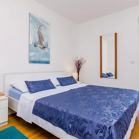 Lovely Apartment With Balcony Apartment
